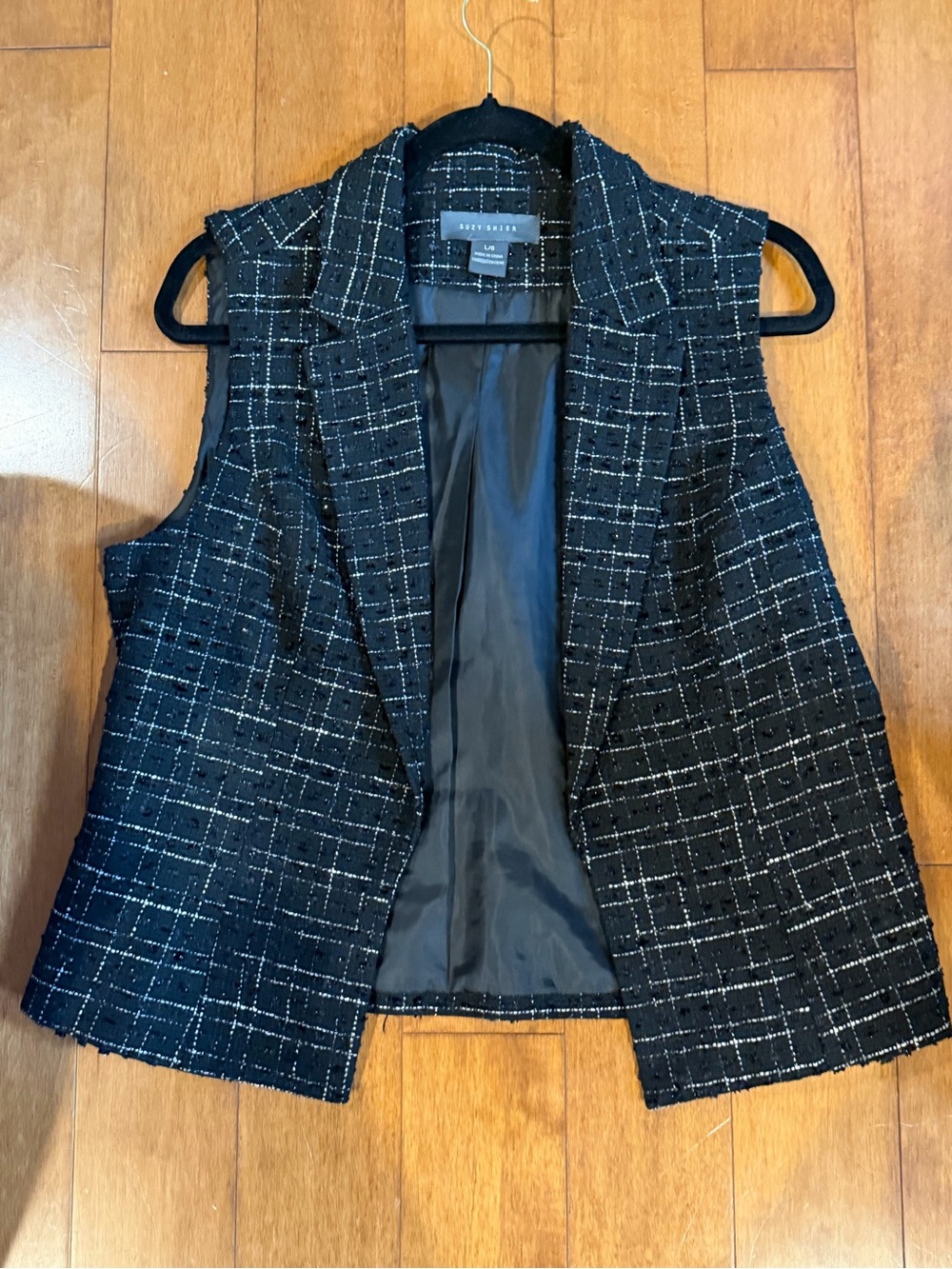 Suzy Shier Black Tweed Sleeveless Vest with White Threading Sparkles NWOT